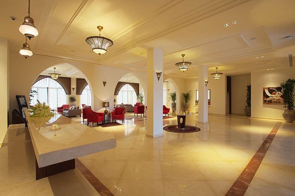 Golden Tulip Sharma Resort Interior photo